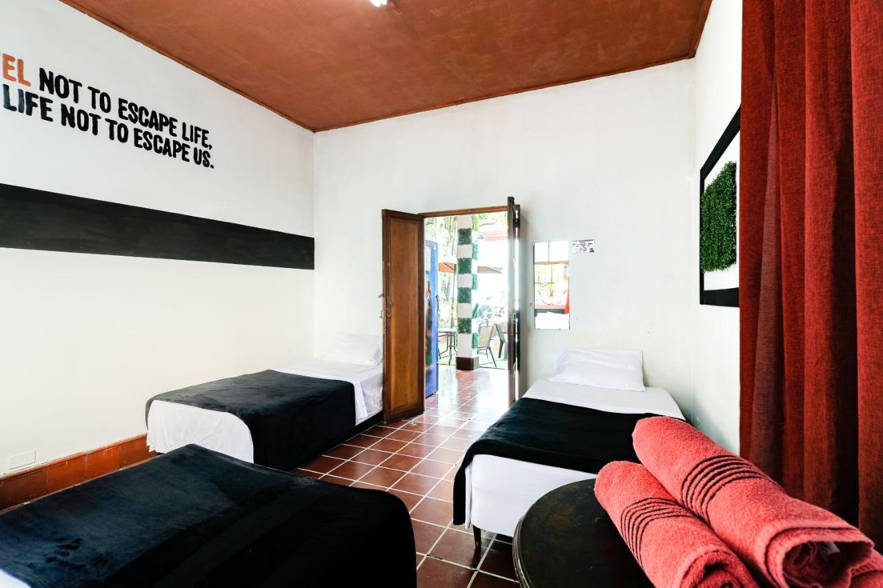 Capsule Hostel Guatemala-Stad Buitenkant foto