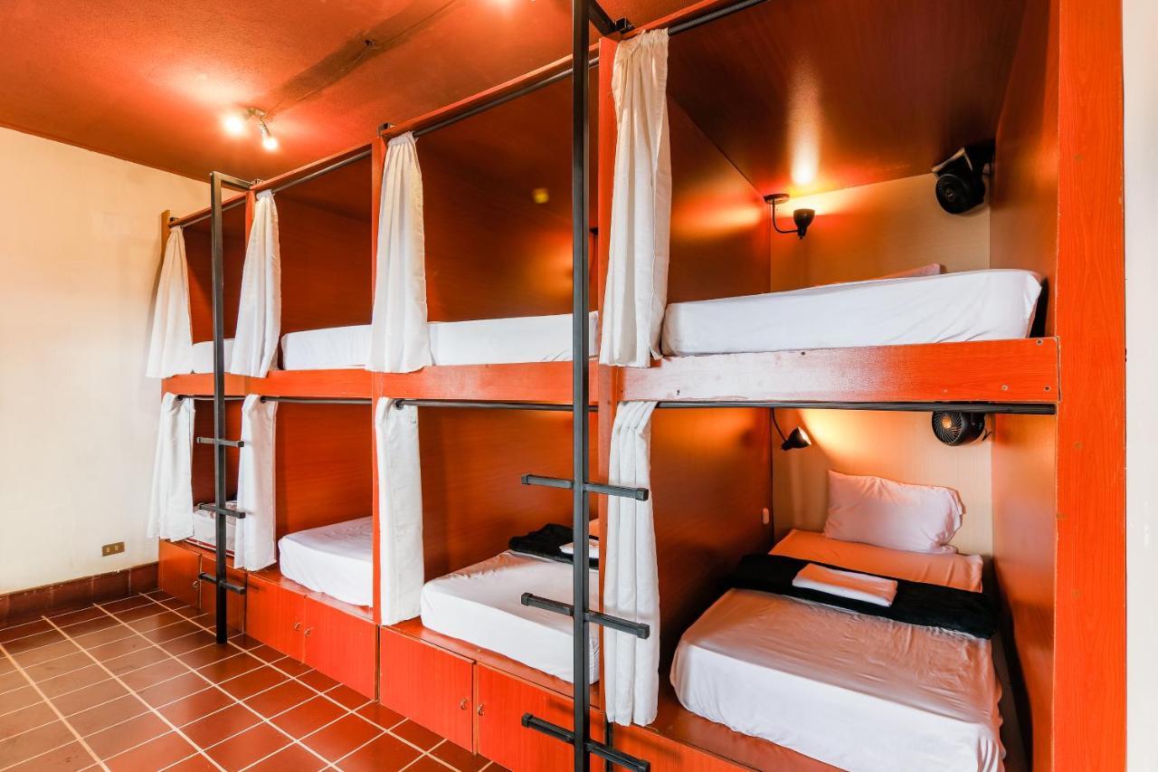 Capsule Hostel Guatemala-Stad Buitenkant foto