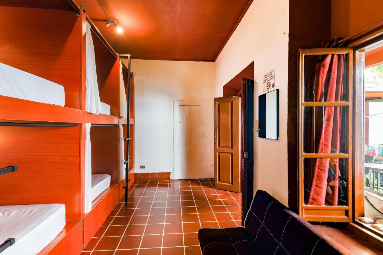 Capsule Hostel Guatemala-Stad Buitenkant foto